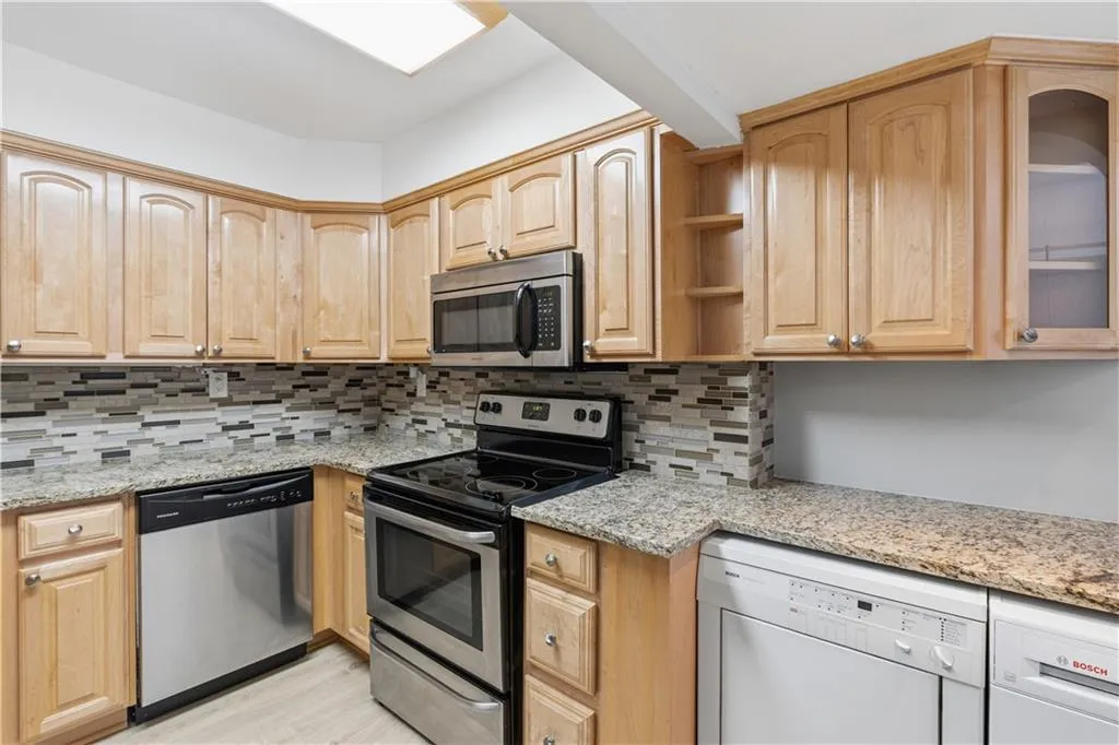 2870 Pharr Court South Nw Unit 2506, Atlanta, Georgia 30305, 2 Bedrooms Bedrooms, 0 ,2 BathroomsBathrooms,Residential,For Sale,2870 Pharr Court South Nw Unit 2506,7778170