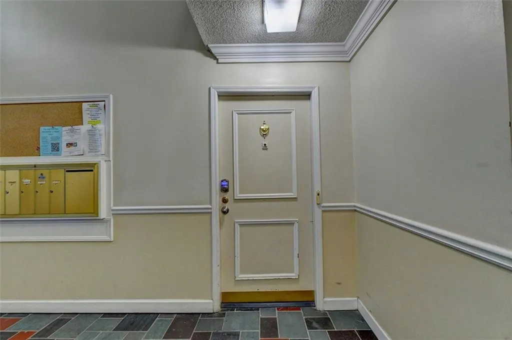 6851 Roswell Road Unit H29, Sandy Springs, Georgia 30328, 2 Bedrooms Bedrooms, ,2 BathroomsBathrooms,Residential,Sold,6851 Roswell Road Unit H29,7253614