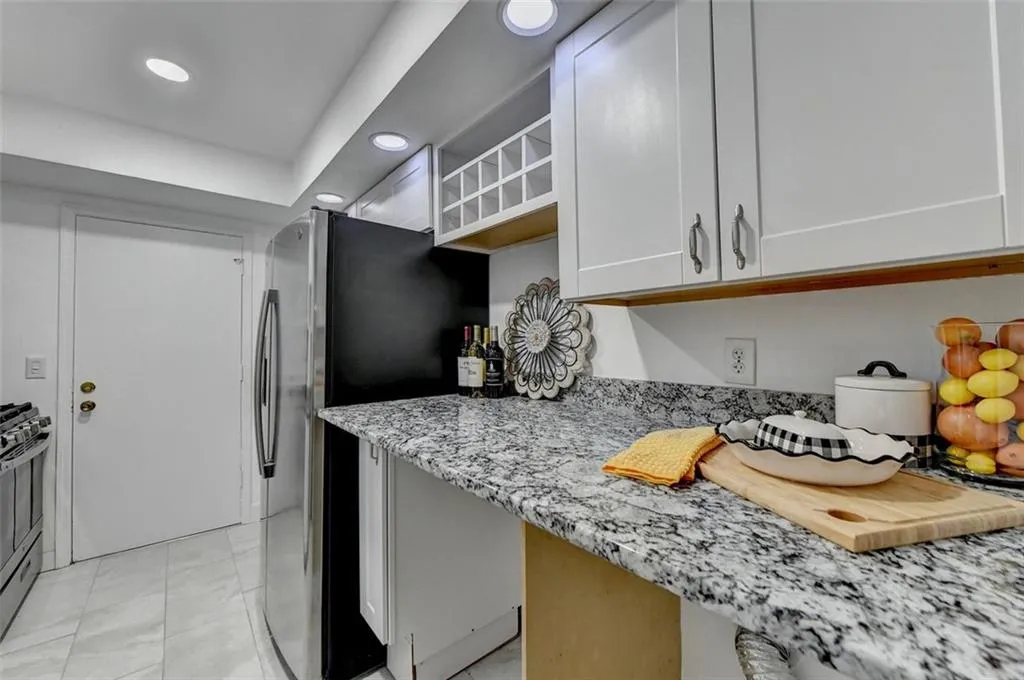 6851 Roswell Road Unit H29, Sandy Springs, Georgia 30328, 2 Bedrooms Bedrooms, ,2 BathroomsBathrooms,Residential,Sold,6851 Roswell Road Unit H29,7253614