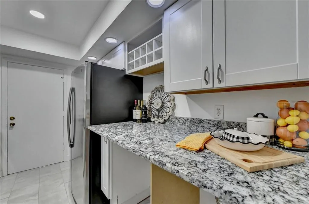 6851 Roswell Road Unit H29, Sandy Springs, Georgia 30328, 2 Bedrooms Bedrooms, ,2 BathroomsBathrooms,Residential,Sold,6851 Roswell Road Unit H29,7253614