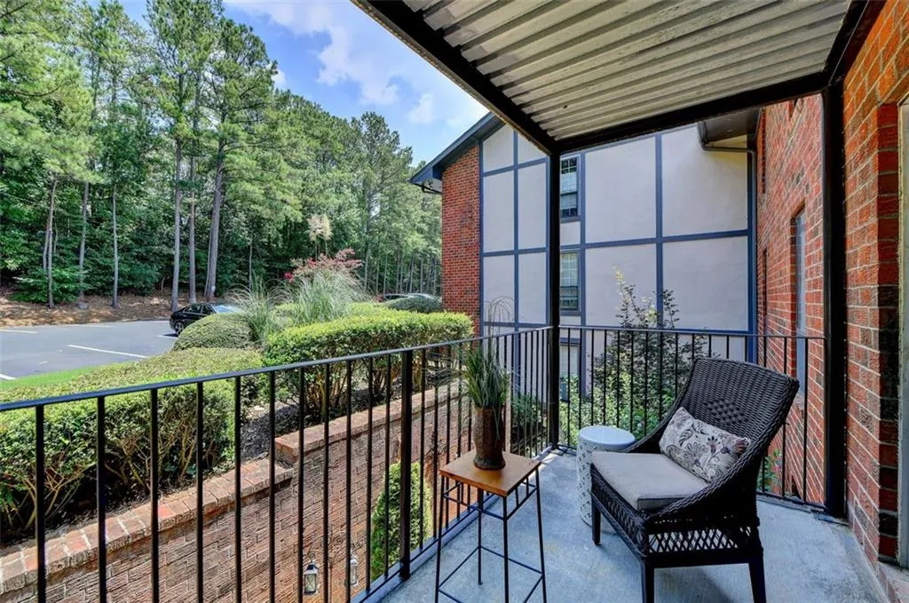 6851 Roswell Road Unit H29, Sandy Springs, Georgia 30328, 2 Bedrooms Bedrooms, ,2 BathroomsBathrooms,Residential,Sold,6851 Roswell Road Unit H29,7253614