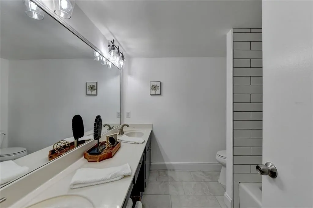 6851 Roswell Road Unit H29, Sandy Springs, Georgia 30328, 2 Bedrooms Bedrooms, ,2 BathroomsBathrooms,Residential,Sold,6851 Roswell Road Unit H29,7253614