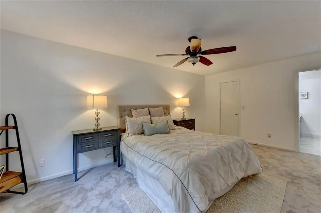 6851 Roswell Road Unit H29, Sandy Springs, Georgia 30328, 2 Bedrooms Bedrooms, ,2 BathroomsBathrooms,Residential,Sold,6851 Roswell Road Unit H29,7253614