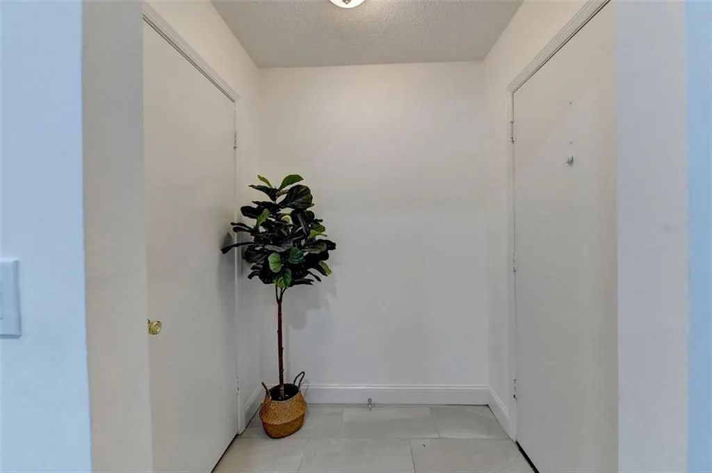 6851 Roswell Road Unit H29, Sandy Springs, Georgia 30328, 2 Bedrooms Bedrooms, ,2 BathroomsBathrooms,Residential,Sold,6851 Roswell Road Unit H29,7253614