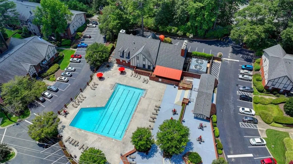6851 Roswell Road Unit H29, Sandy Springs, Georgia 30328, 2 Bedrooms Bedrooms, ,2 BathroomsBathrooms,Residential,Sold,6851 Roswell Road Unit H29,7253614