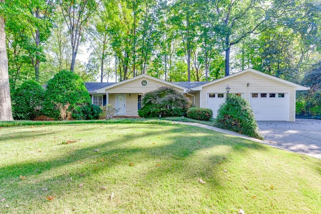 130 Bonnie Lane, Sandy Springs, Georgia 30328, 4 Bedrooms Bedrooms, ,3 BathroomsBathrooms,Residential,Sold,130 Bonnie Lane,7538461