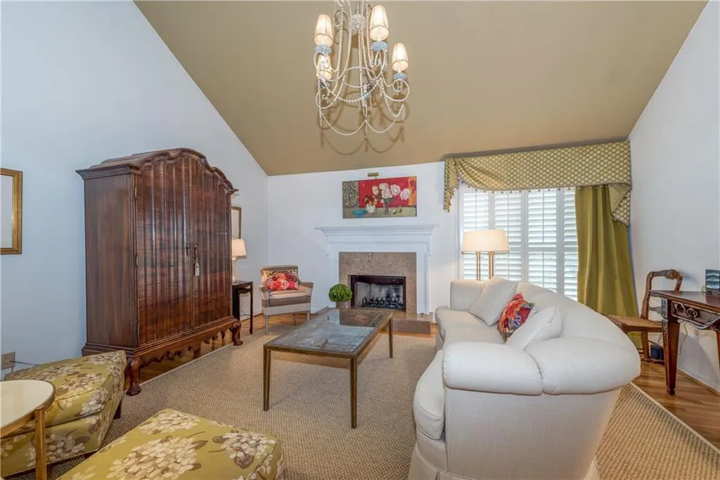 1208 Defoors Court Nw Unit 1208, Atlanta, Georgia 30318, 3 Bedrooms Bedrooms, ,2 BathroomsBathrooms,Residential,Sold,1208 Defoors Court Nw Unit 1208,5797764
