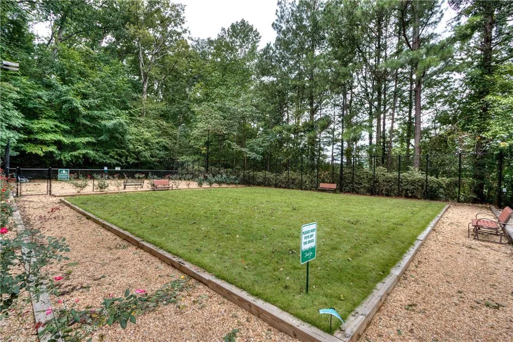 405 Bainbridge Drive Unit 405, Sandy Springs, Georgia 30327, 4 Bedrooms Bedrooms, ,3 BathroomsBathrooms,Residential,Sold,405 Bainbridge Drive Unit 405,5907363