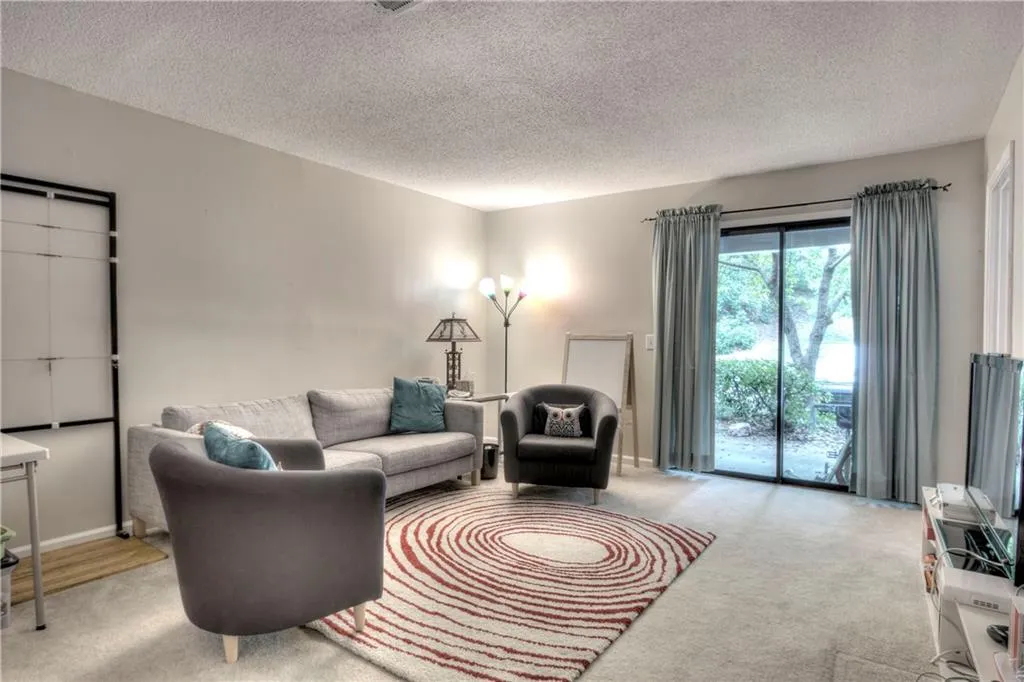 405 Bainbridge Drive Unit 405, Sandy Springs, Georgia 30327, 4 Bedrooms Bedrooms, ,3 BathroomsBathrooms,Residential,Sold,405 Bainbridge Drive Unit 405,5907363