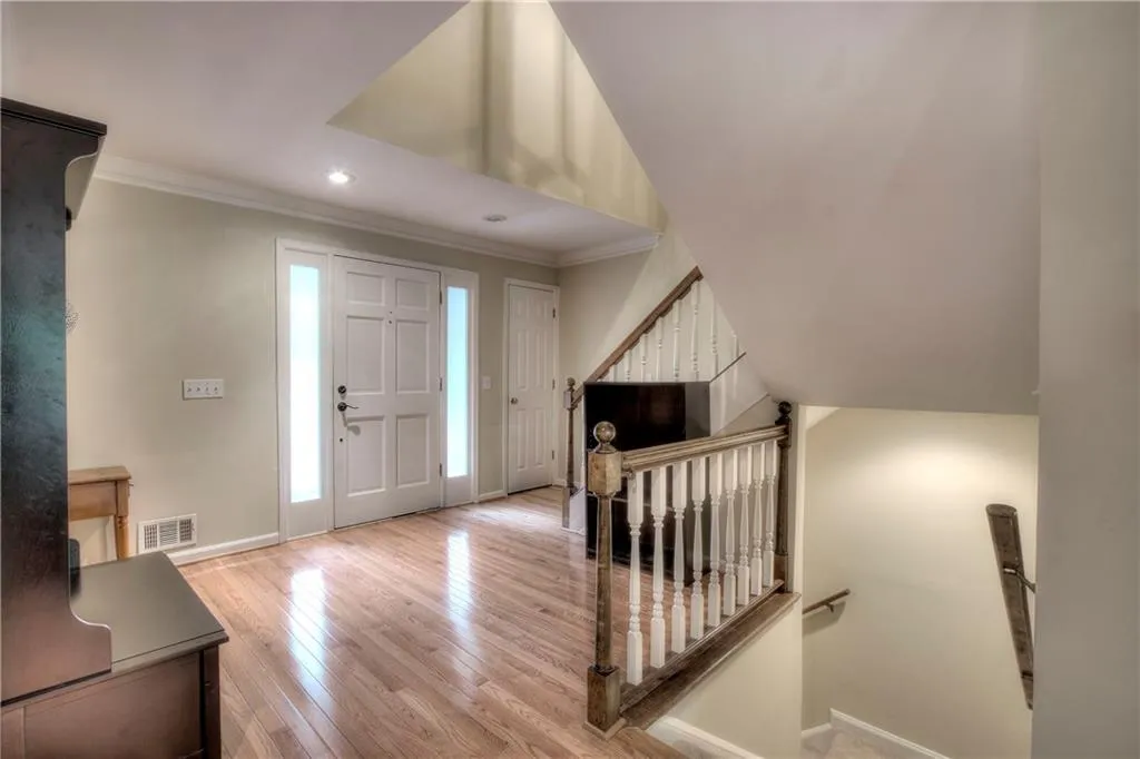 405 Bainbridge Drive Unit 405, Sandy Springs, Georgia 30327, 4 Bedrooms Bedrooms, ,3 BathroomsBathrooms,Residential,Sold,405 Bainbridge Drive Unit 405,5907363