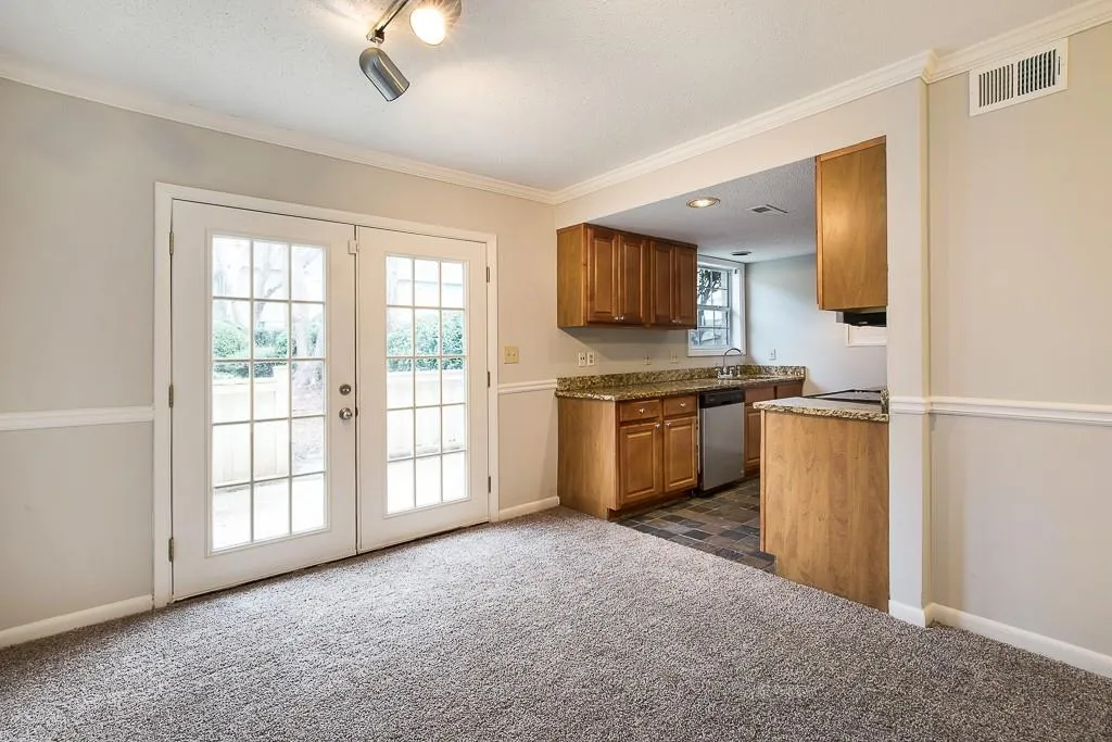 6900 Roswell Road Unit F12, Atlanta, Georgia 30328, 2 Bedrooms Bedrooms, ,2 BathroomsBathrooms,Residential,Sold,6900 Roswell Road Unit F12,6508480