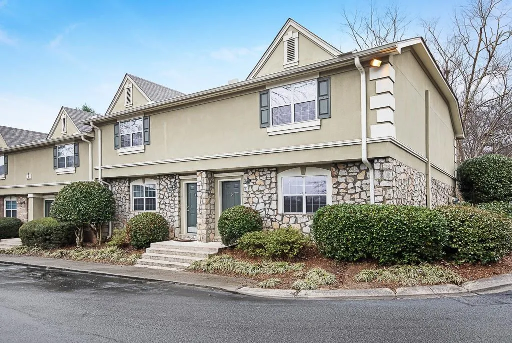 6900 Roswell Road Unit F12, Atlanta, Georgia 30328, 2 Bedrooms Bedrooms, ,2 BathroomsBathrooms,Residential,Sold,6900 Roswell Road Unit F12,6508480