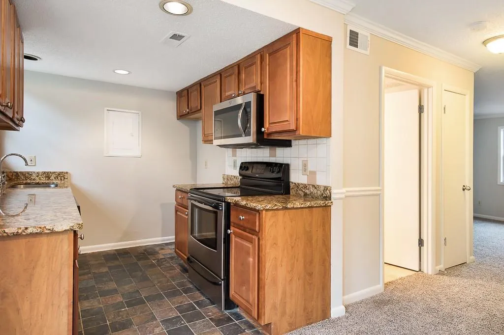 6900 Roswell Road Unit F12, Atlanta, Georgia 30328, 2 Bedrooms Bedrooms, ,2 BathroomsBathrooms,Residential,Sold,6900 Roswell Road Unit F12,6508480