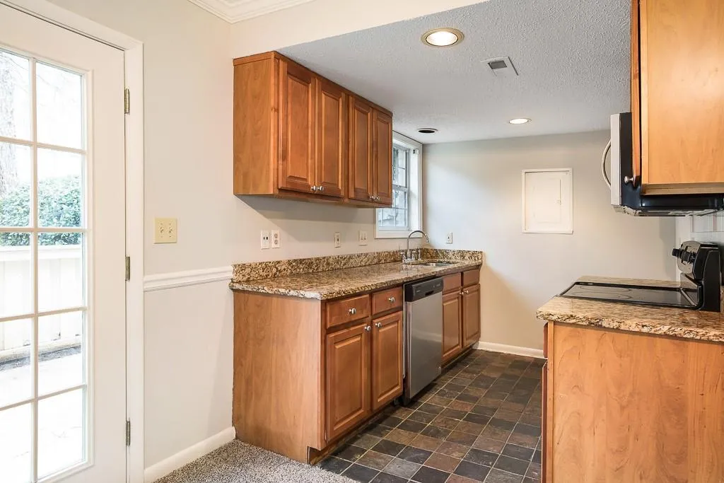 6900 Roswell Road Unit F12, Atlanta, Georgia 30328, 2 Bedrooms Bedrooms, ,2 BathroomsBathrooms,Residential,Sold,6900 Roswell Road Unit F12,6508480