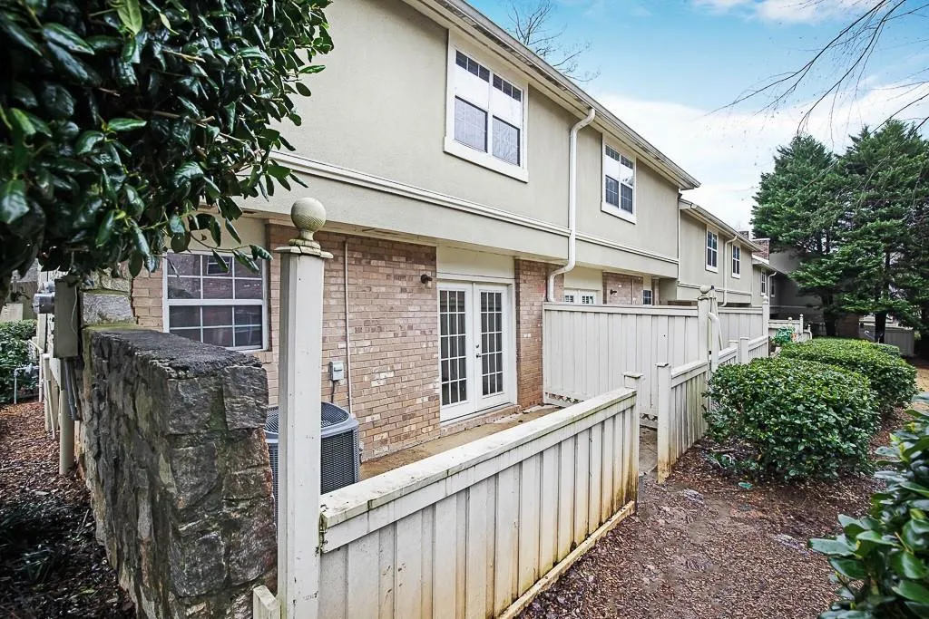 6900 Roswell Road Unit F12, Atlanta, Georgia 30328, 2 Bedrooms Bedrooms, ,2 BathroomsBathrooms,Residential,Sold,6900 Roswell Road Unit F12,6508480