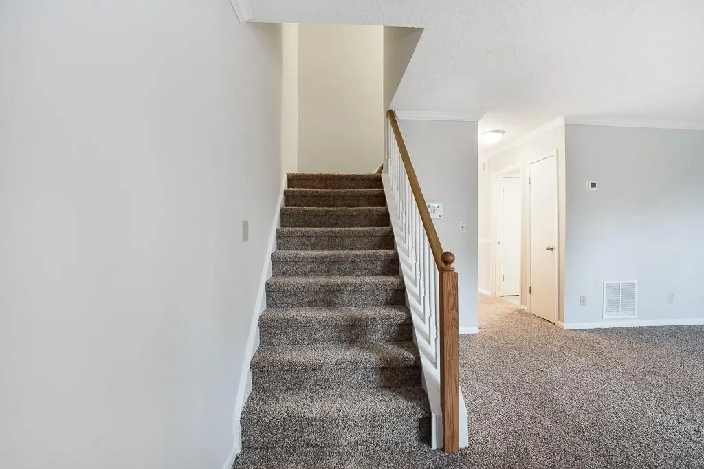 6900 Roswell Road Unit F12, Atlanta, Georgia 30328, 2 Bedrooms Bedrooms, ,2 BathroomsBathrooms,Residential,Sold,6900 Roswell Road Unit F12,6508480