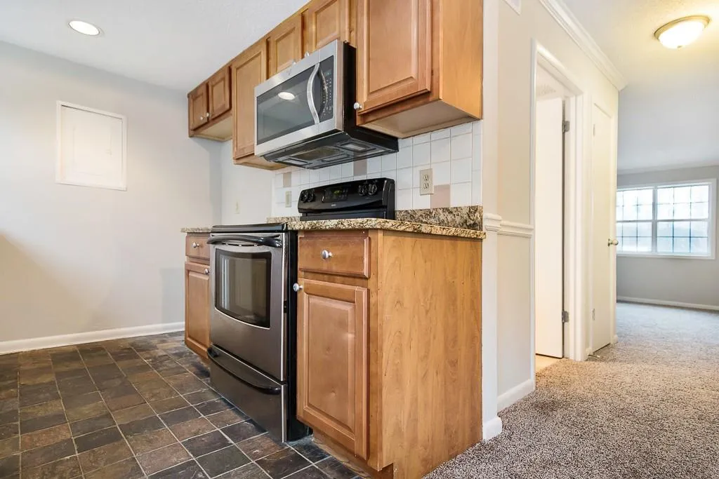 6900 Roswell Road Unit F12, Atlanta, Georgia 30328, 2 Bedrooms Bedrooms, ,2 BathroomsBathrooms,Residential,Sold,6900 Roswell Road Unit F12,6508480