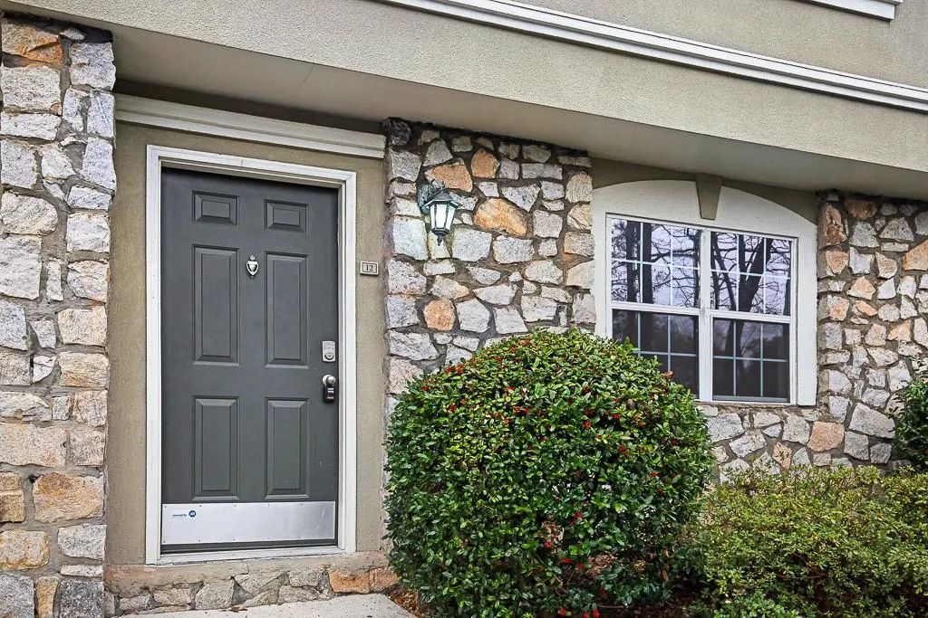 6900 Roswell Road Unit F12, Atlanta, Georgia 30328, 2 Bedrooms Bedrooms, ,2 BathroomsBathrooms,Residential,Sold,6900 Roswell Road Unit F12,6508480