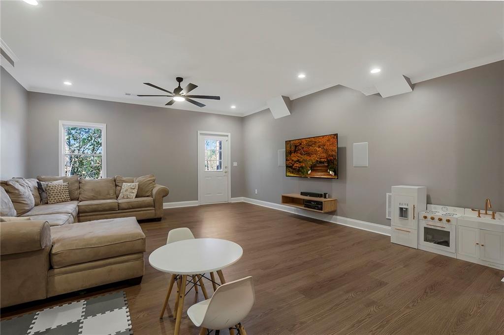 260 Trowbridge Road, Sandy Springs, Georgia 30350, 5 Bedrooms Bedrooms, ,4 BathroomsBathrooms,Residential,Sold,260 Trowbridge Road,7301244