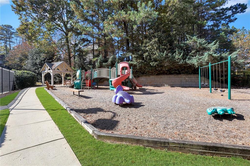 260 Trowbridge Road, Sandy Springs, Georgia 30350, 5 Bedrooms Bedrooms, ,4 BathroomsBathrooms,Residential,Sold,260 Trowbridge Road,7301244