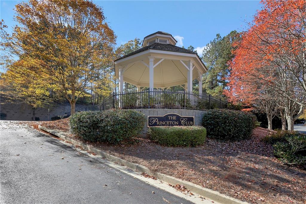 260 Trowbridge Road, Sandy Springs, Georgia 30350, 5 Bedrooms Bedrooms, ,4 BathroomsBathrooms,Residential,Sold,260 Trowbridge Road,7301244