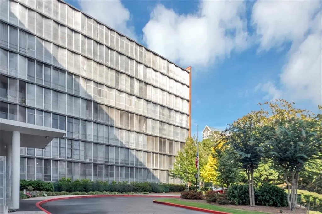 3060 Pharr Court North Nw Unit 123, Atlanta, Georgia 30305, 2 Bedrooms Bedrooms, ,1 BathroomBathrooms,Residential,For Sale,3060 Pharr Court North Nw Unit 123,7671913