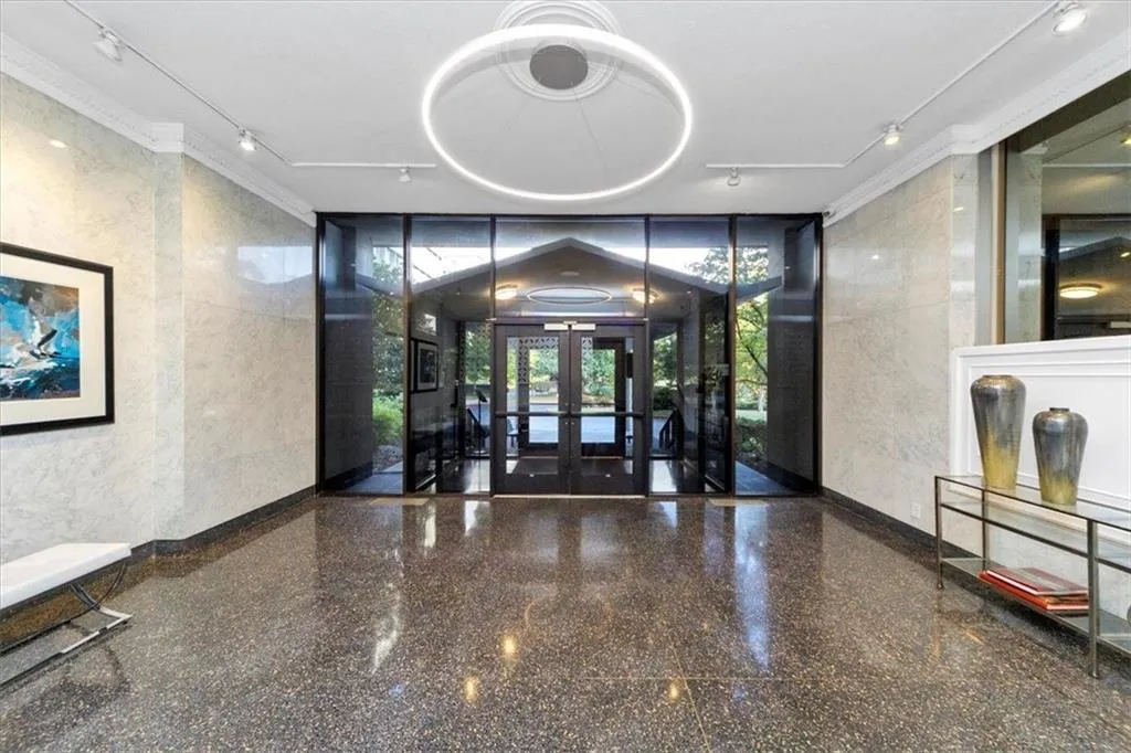 3060 Pharr Court North Nw Unit 123, Atlanta, Georgia 30305, 2 Bedrooms Bedrooms, ,1 BathroomBathrooms,Residential,For Sale,3060 Pharr Court North Nw Unit 123,7671913