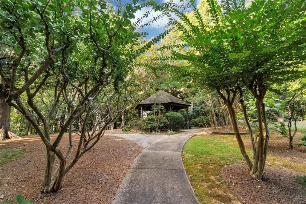 3060 Pharr Court North Nw Unit 123, Atlanta, Georgia 30305, 2 Bedrooms Bedrooms, ,1 BathroomBathrooms,Residential,For Sale,3060 Pharr Court North Nw Unit 123,7671913