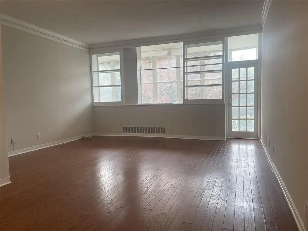 3060 Pharr Court North Nw Unit 123, Atlanta, Georgia 30305, 2 Bedrooms Bedrooms, ,1 BathroomBathrooms,Residential,For Sale,3060 Pharr Court North Nw Unit 123,7671913