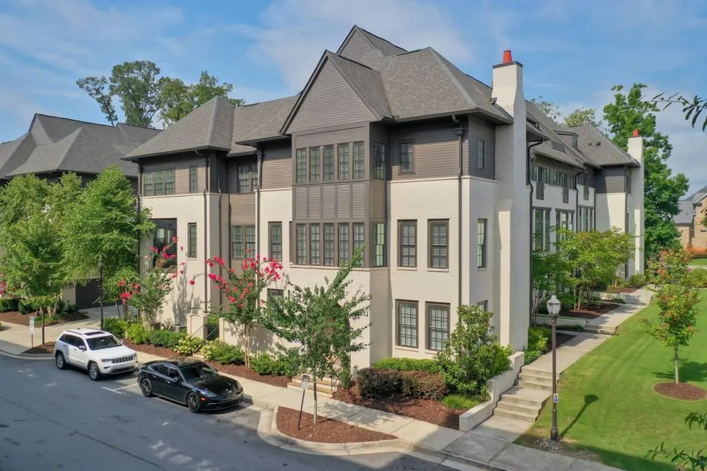6596 Aria Village Drive Unit 642, Atlanta, Georgia 30328, 3 Bedrooms Bedrooms, ,3 BathroomsBathrooms,Residential,Sold,6596 Aria Village Drive Unit 642,7545287