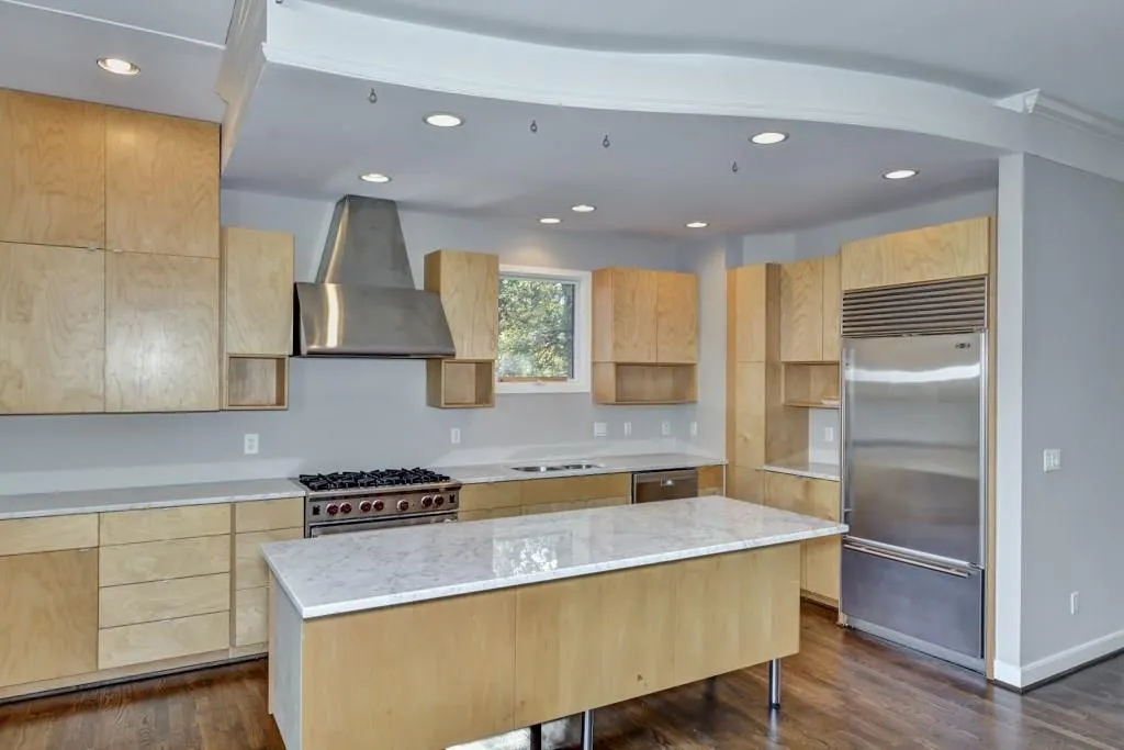3695 Peachtree Road Ne Unit F, Atlanta, Georgia 30319, 3 Bedrooms Bedrooms, ,3 BathroomsBathrooms,Residential,Sold,3695 Peachtree Road Ne Unit F,5615126