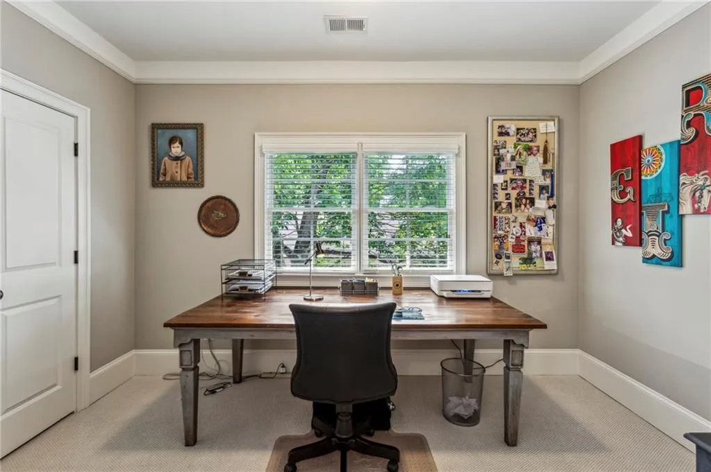 Private office in primary suite