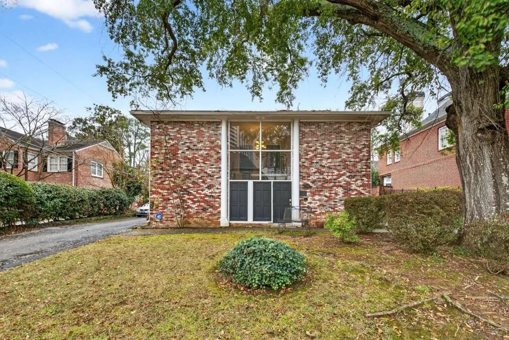 3668 Kingsboro Road Ne Unit 1, Atlanta, Georgia 30319, 1 Bedroom Bedrooms, ,1 BathroomBathrooms,Residential,For Sale,3668 Kingsboro Road Ne Unit 1,7690170