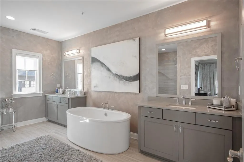 6532 Aria Village, Sandy Springs, Georgia 30328, 3 Bedrooms Bedrooms, ,3 BathroomsBathrooms,Residential,Sold,6532 Aria Village,6960706