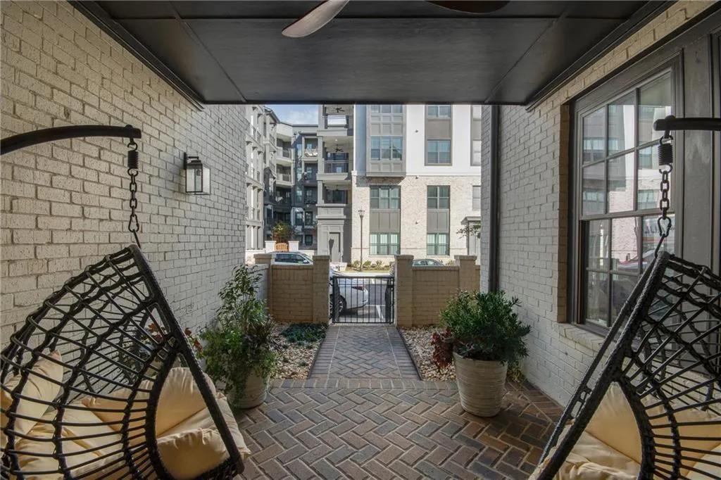 6532 Aria Village, Sandy Springs, Georgia 30328, 3 Bedrooms Bedrooms, ,3 BathroomsBathrooms,Residential,Sold,6532 Aria Village,6960706