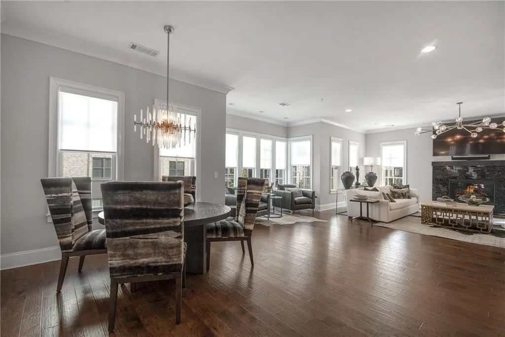 6532 Aria Village, Sandy Springs, Georgia 30328, 3 Bedrooms Bedrooms, ,3 BathroomsBathrooms,Residential,Sold,6532 Aria Village,6960706