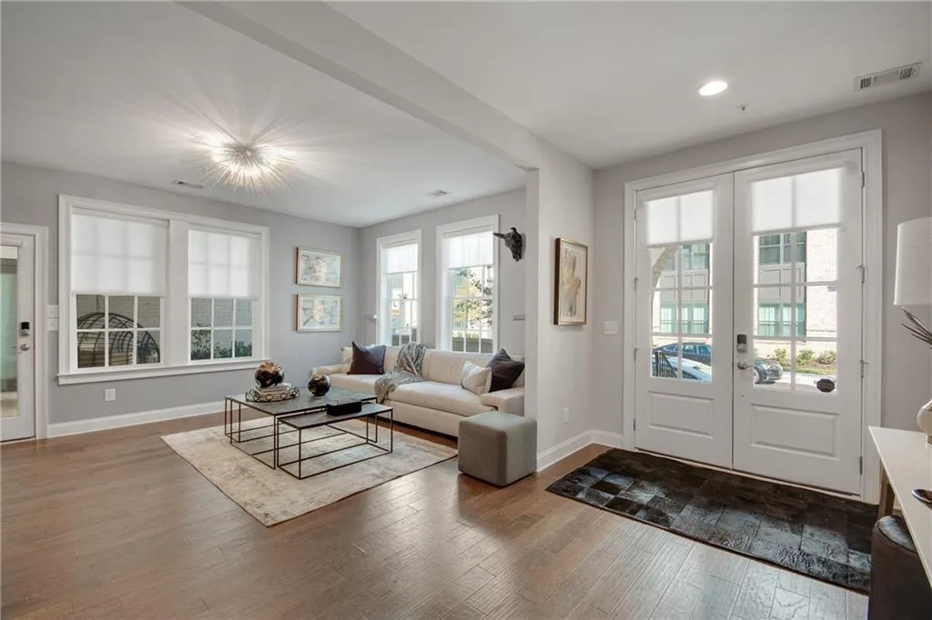 6532 Aria Village, Sandy Springs, Georgia 30328, 3 Bedrooms Bedrooms, ,3 BathroomsBathrooms,Residential,Sold,6532 Aria Village,6960706