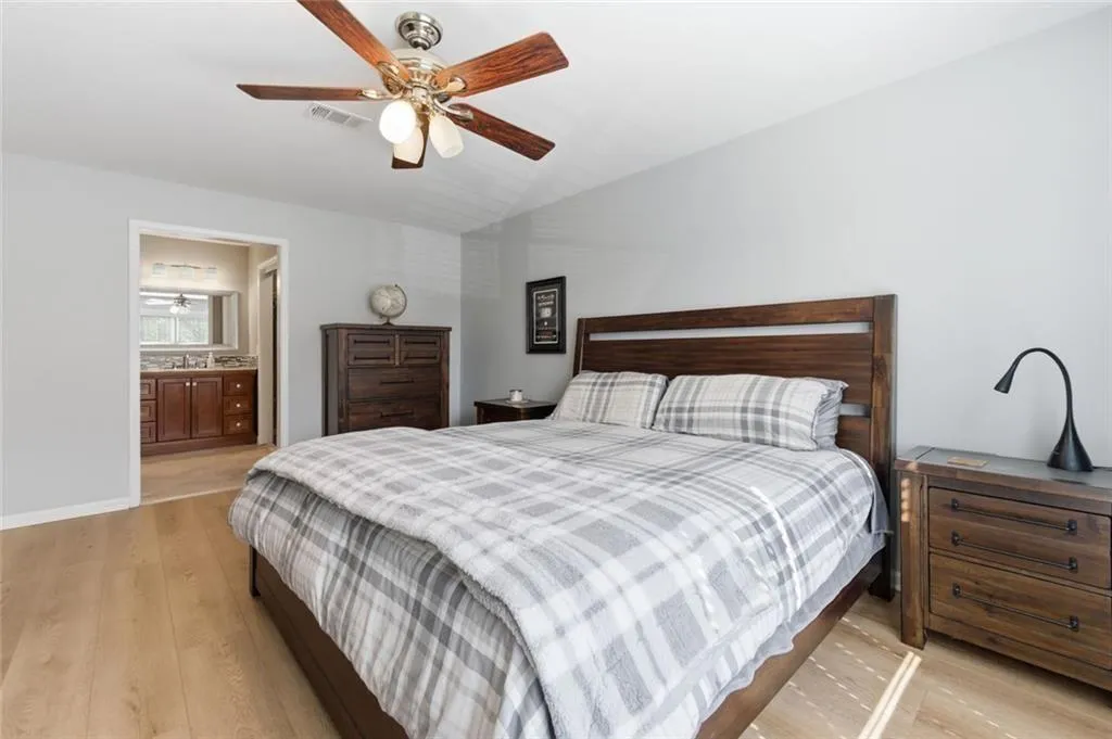 909 Hollyfax Circle Ne, Atlanta, Georgia 30328, 2 Bedrooms Bedrooms, ,2 BathroomsBathrooms,Residential,For Sale,909 Hollyfax Circle Ne,7729424