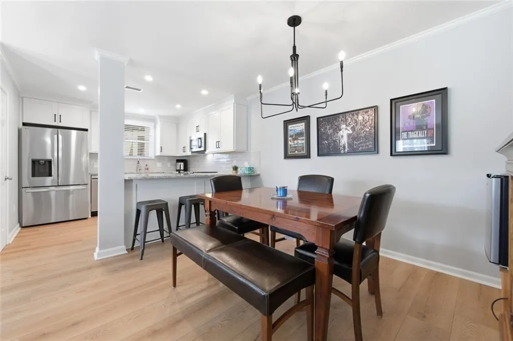 909 Hollyfax Circle Ne, Atlanta, Georgia 30328, 2 Bedrooms Bedrooms, ,2 BathroomsBathrooms,Residential,For Sale,909 Hollyfax Circle Ne,7729424