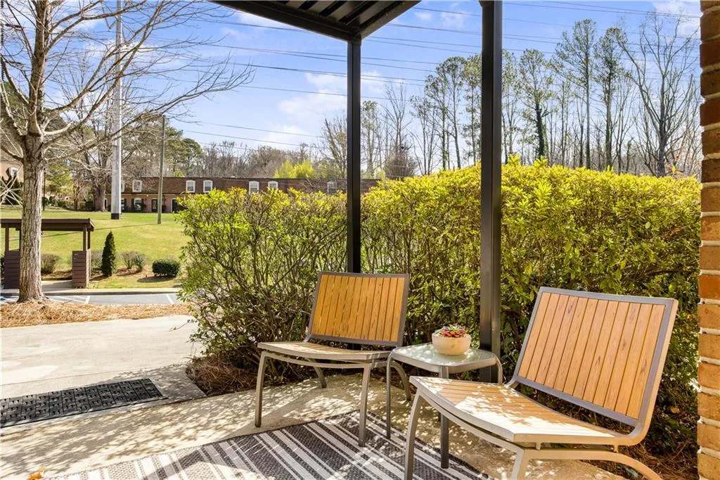 1261 Lavista Road Ne Unit E9, Atlanta, Georgia 30324, 1 Bedroom Bedrooms, ,1 BathroomBathrooms,Residential,For Sale,1261 Lavista Road Ne Unit E9,7541116