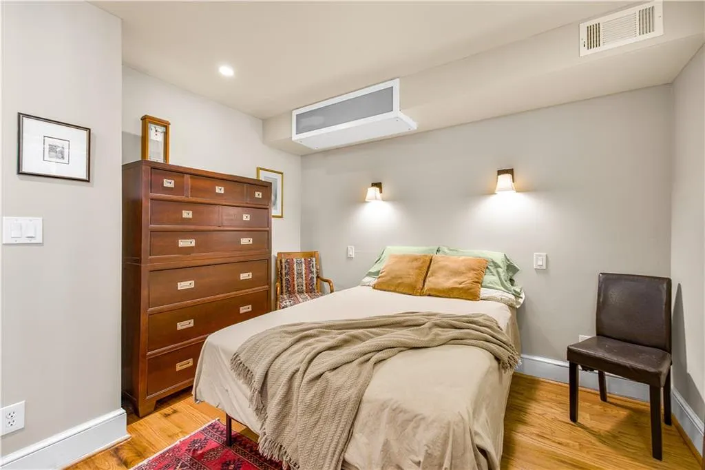 1261 Lavista Road Ne Unit E9, Atlanta, Georgia 30324, 1 Bedroom Bedrooms, ,1 BathroomBathrooms,Residential,For Sale,1261 Lavista Road Ne Unit E9,7541116