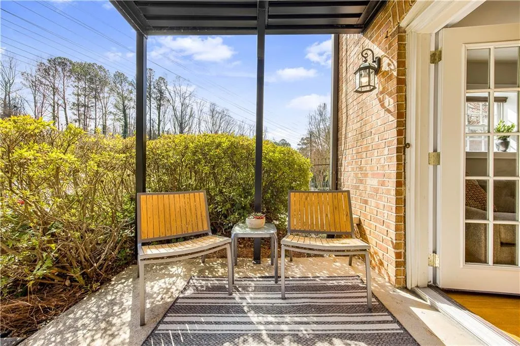1261 Lavista Road Ne Unit E9, Atlanta, Georgia 30324, 1 Bedroom Bedrooms, ,1 BathroomBathrooms,Residential,For Sale,1261 Lavista Road Ne Unit E9,7541116