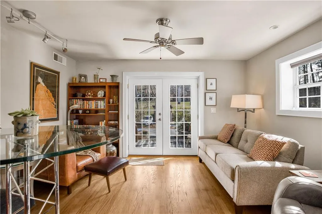 1261 Lavista Road Ne Unit E9, Atlanta, Georgia 30324, 1 Bedroom Bedrooms, ,1 BathroomBathrooms,Residential,For Sale,1261 Lavista Road Ne Unit E9,7541116