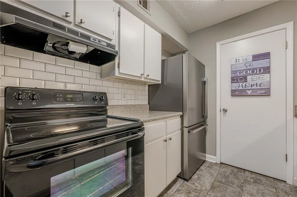 2015 Wingate Way, Atlanta, Georgia 30350, 2 Bedrooms Bedrooms, ,2 BathroomsBathrooms,Residential,For Sale,2015 Wingate Way,7677354