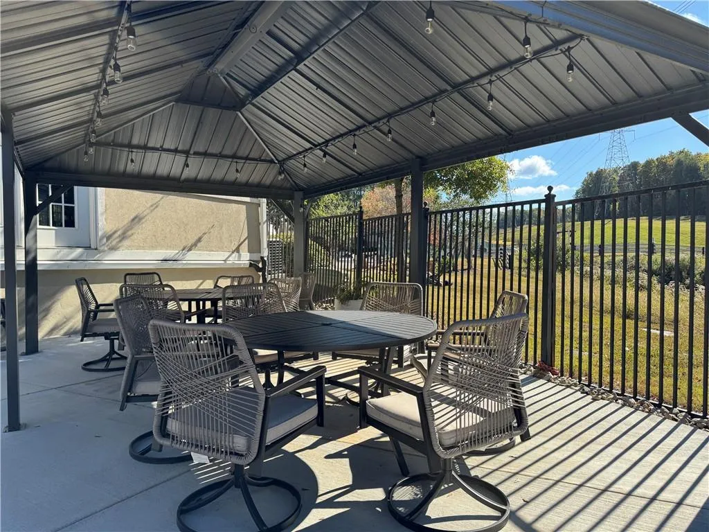 2015 Wingate Way, Atlanta, Georgia 30350, 2 Bedrooms Bedrooms, ,2 BathroomsBathrooms,Residential,For Sale,2015 Wingate Way,7677354