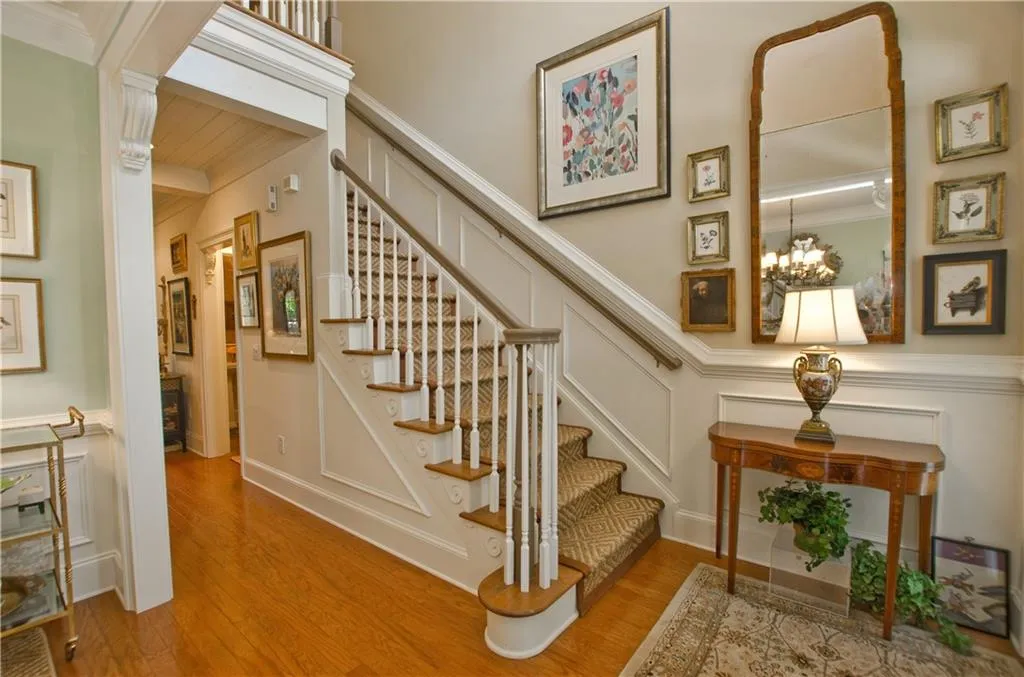 188 Mystic Court, Atlanta, Georgia 30342, 3 Bedrooms Bedrooms, ,3 BathroomsBathrooms,Residential,Sold,188 Mystic Court,7209655