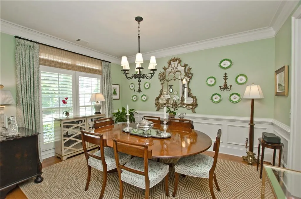 188 Mystic Court, Atlanta, Georgia 30342, 3 Bedrooms Bedrooms, ,3 BathroomsBathrooms,Residential,Sold,188 Mystic Court,7209655