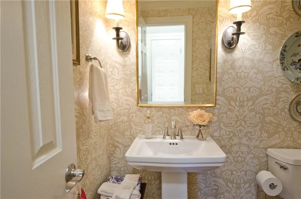 188 Mystic Court, Atlanta, Georgia 30342, 3 Bedrooms Bedrooms, ,3 BathroomsBathrooms,Residential,Sold,188 Mystic Court,7209655