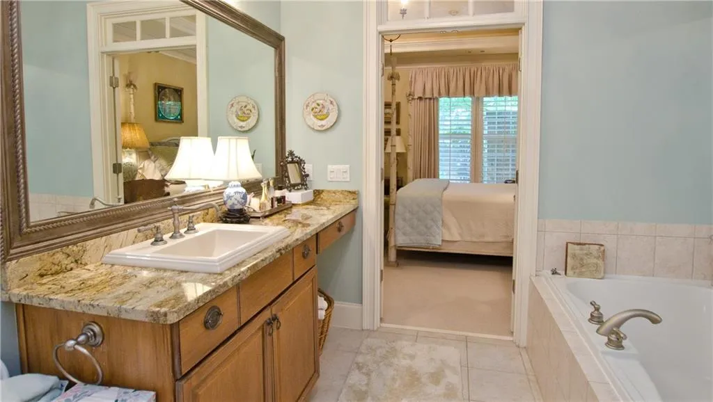 188 Mystic Court, Atlanta, Georgia 30342, 3 Bedrooms Bedrooms, ,3 BathroomsBathrooms,Residential,Sold,188 Mystic Court,7209655