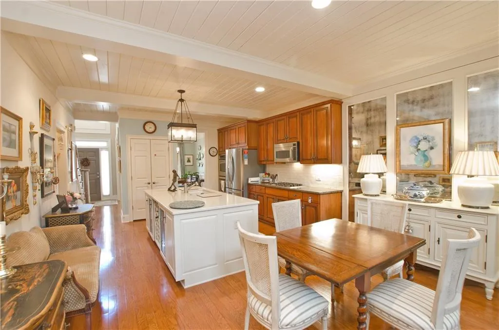 188 Mystic Court, Atlanta, Georgia 30342, 3 Bedrooms Bedrooms, ,3 BathroomsBathrooms,Residential,Sold,188 Mystic Court,7209655